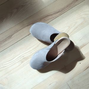 Dansko Beige Suede clog sz 37 Like New!